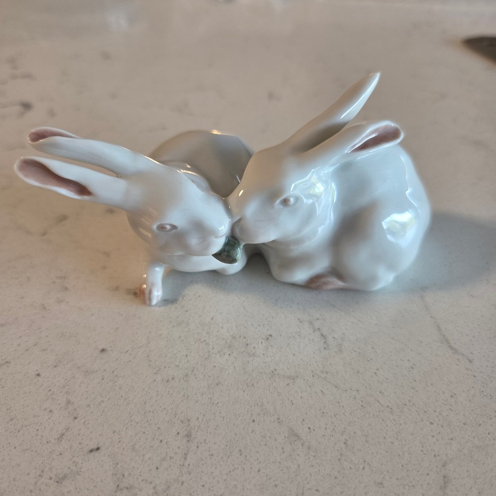 Royal Copenhagen 518 Two White Rabbits Eating Leaf Porcelain Figurine Denmark
